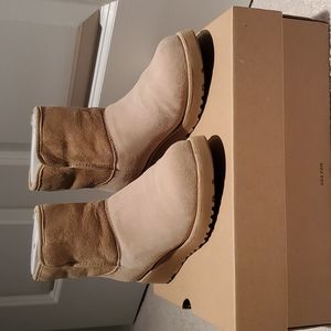 Ugg Kristin wedge bootie Sand 7 euc